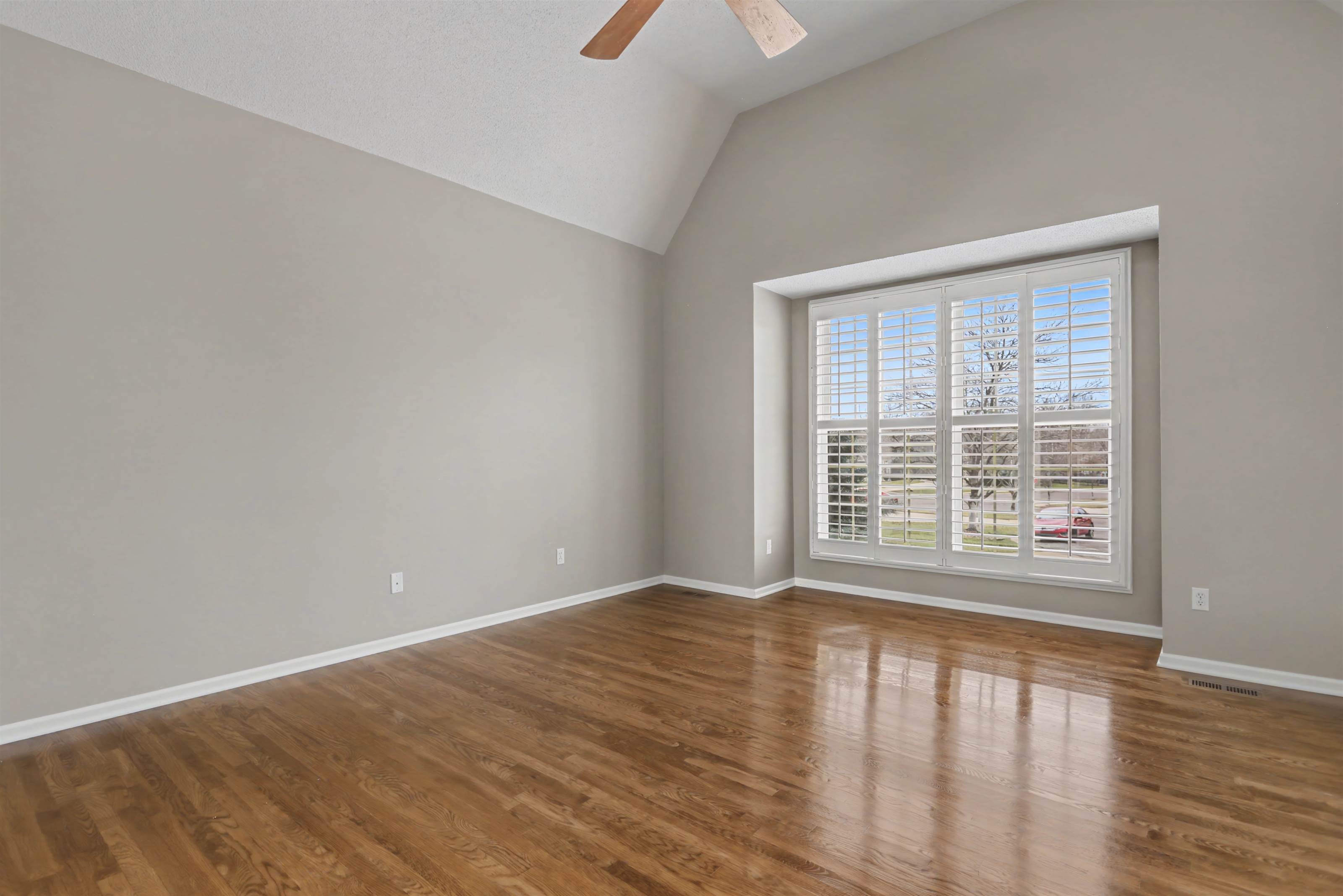 13821 Long Street, Overland Park, KS 66221