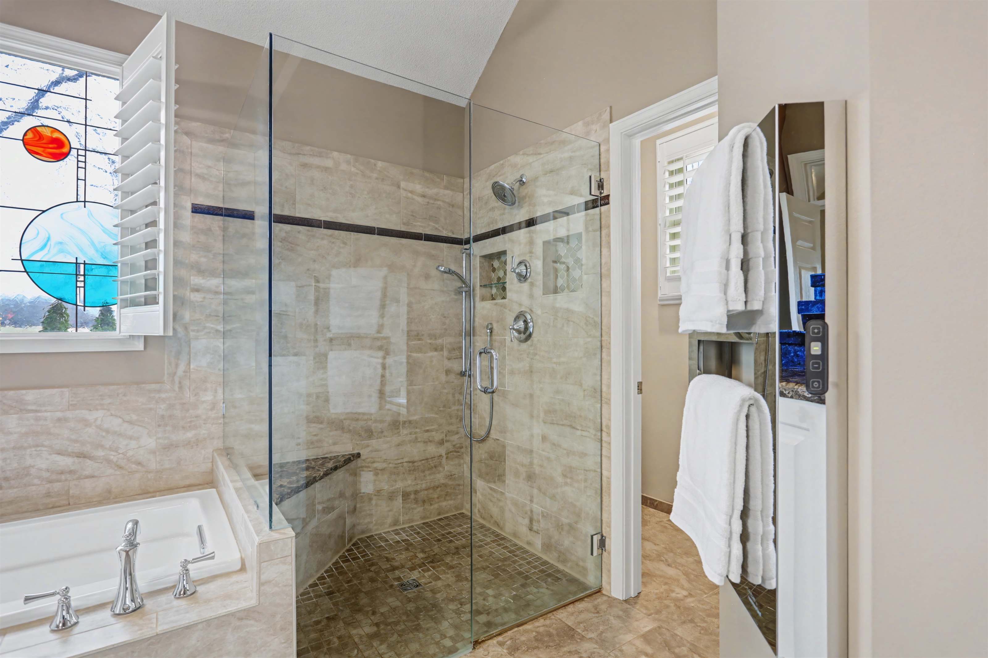 13821 Long Street, Overland Park, KS 66221