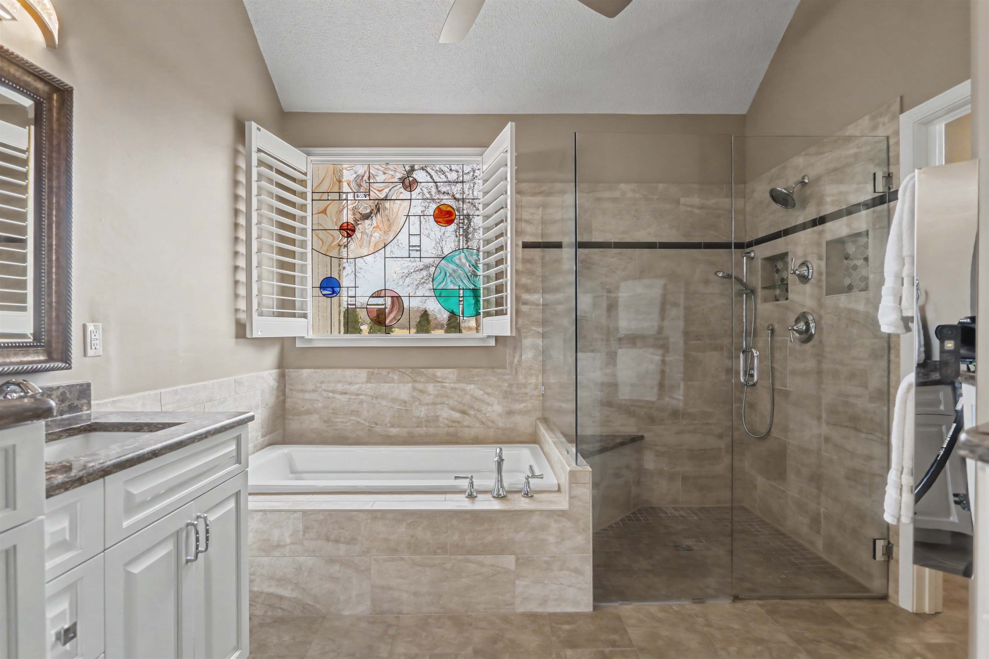 13821 Long Street, Overland Park, KS 66221