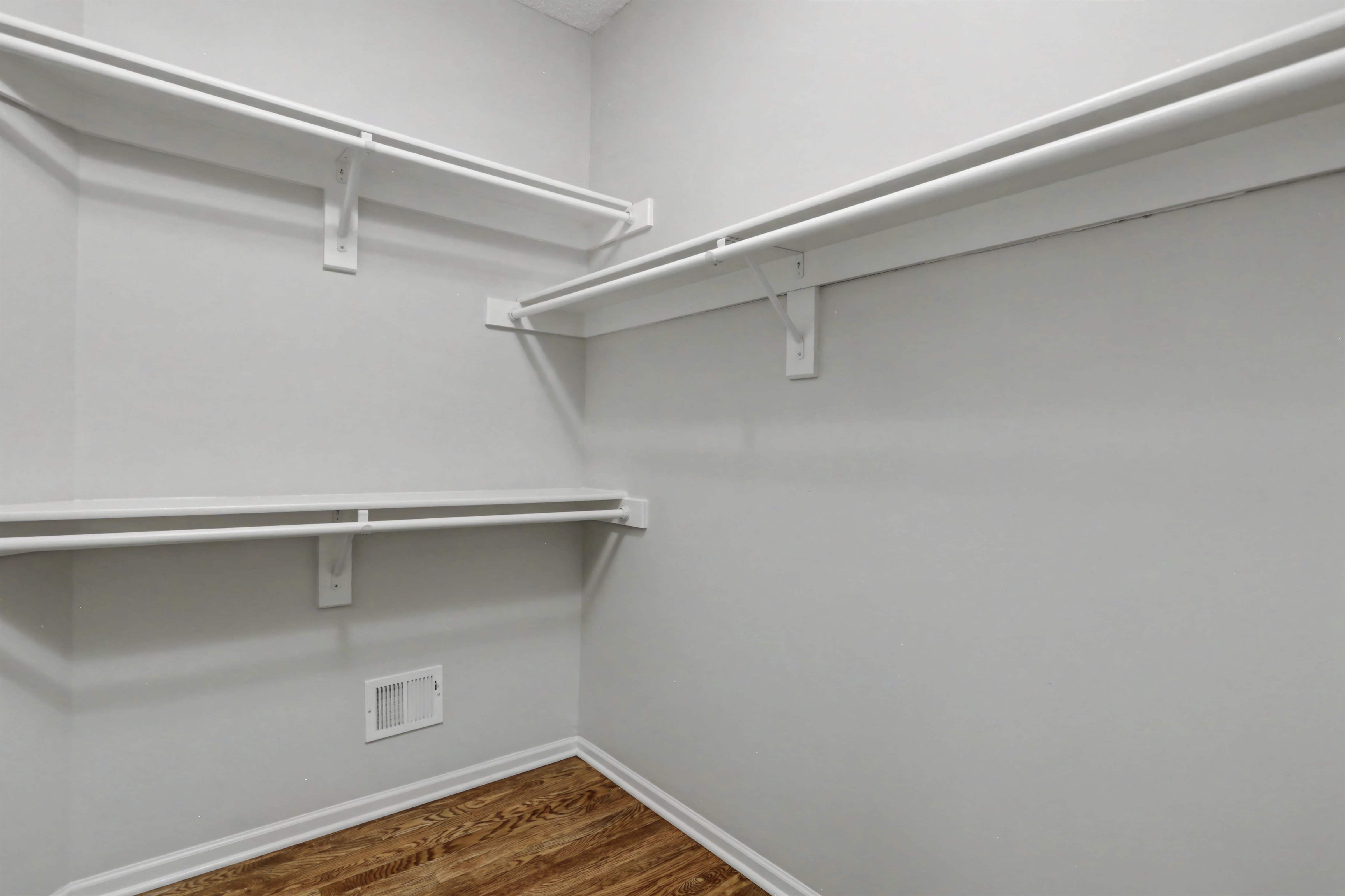 13821 Long Street, Overland Park, KS 66221