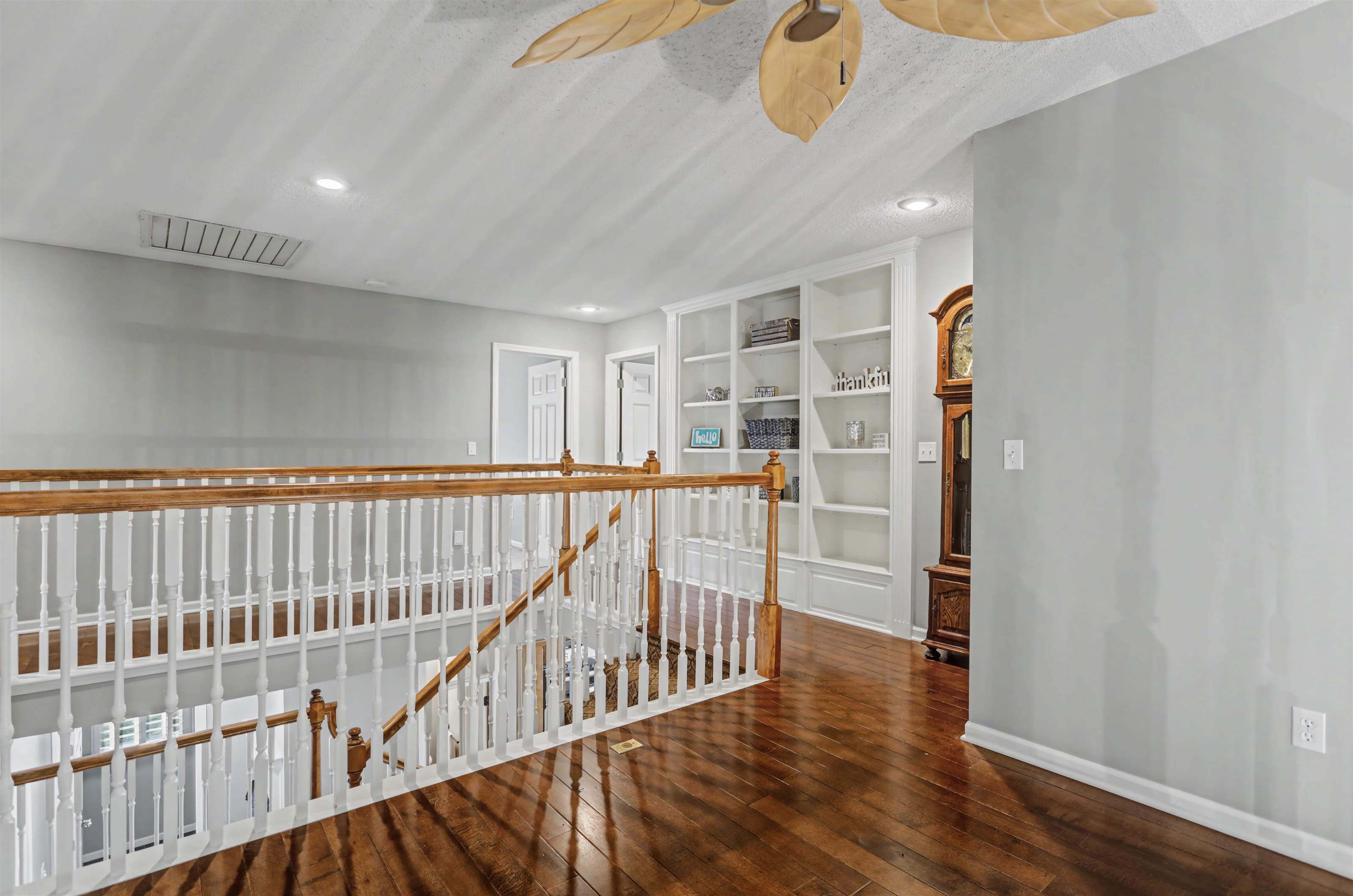 13821 Long Street, Overland Park, KS 66221