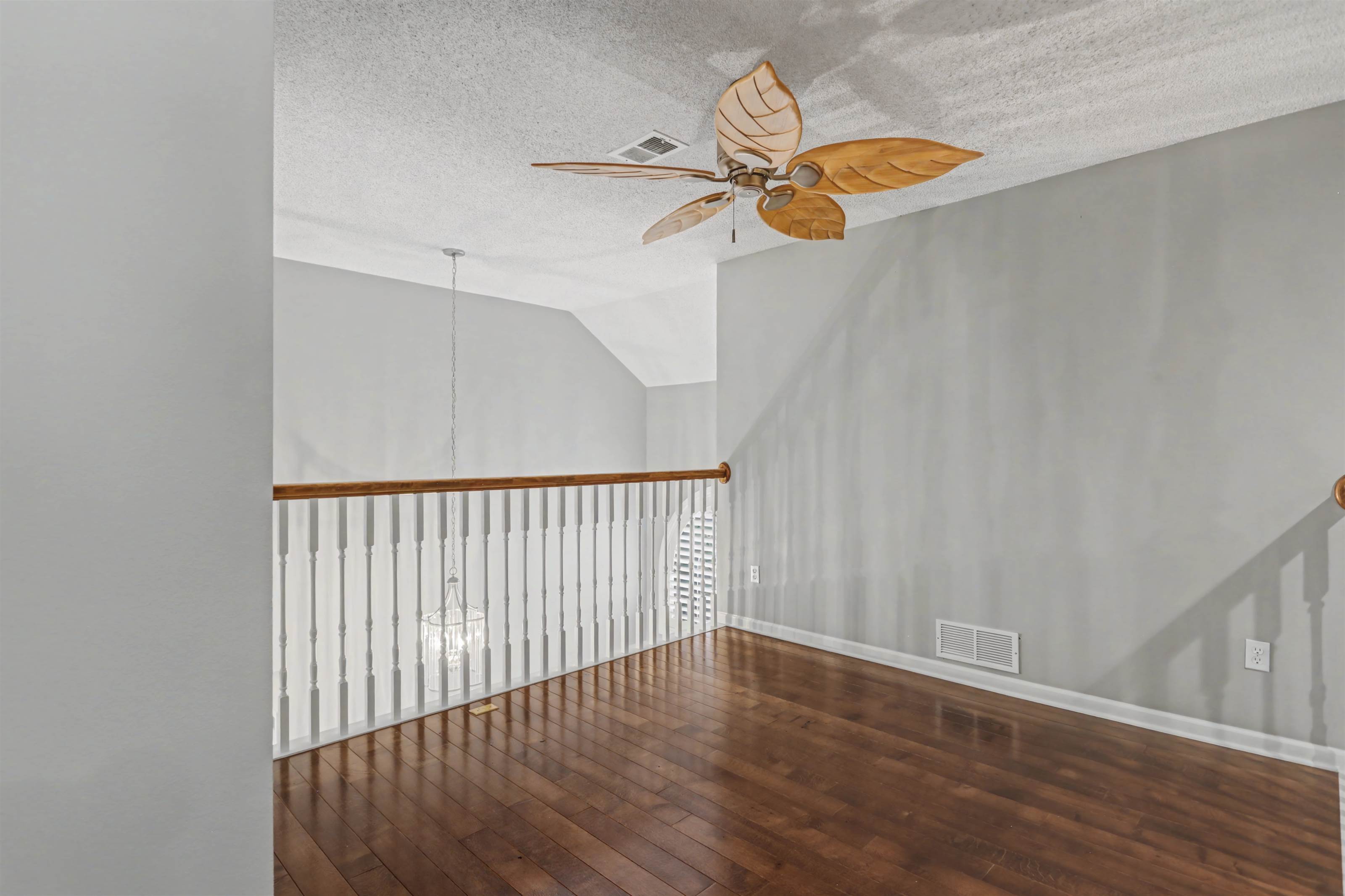 13821 Long Street, Overland Park, KS 66221