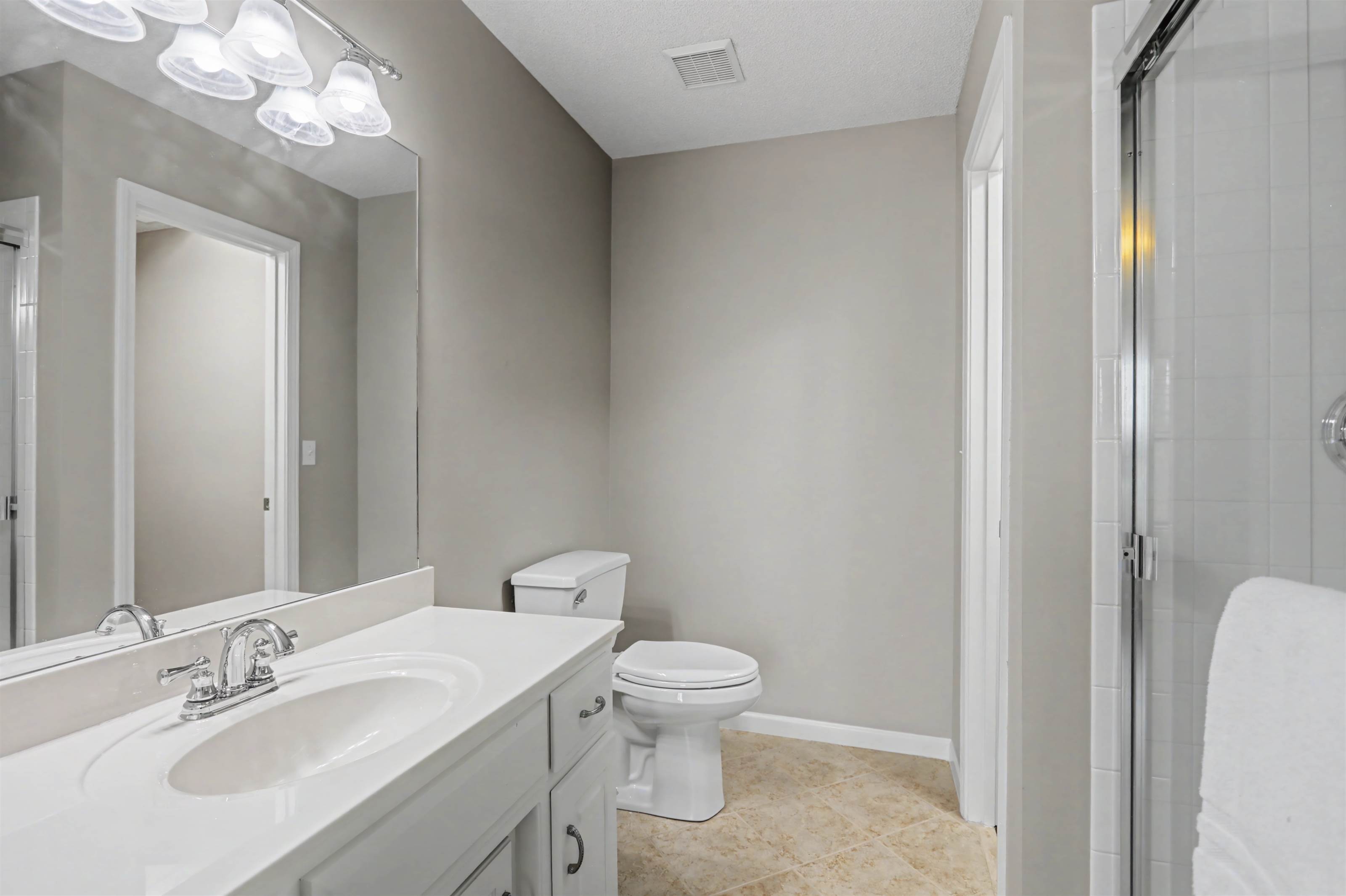 13821 Long Street, Overland Park, KS 66221