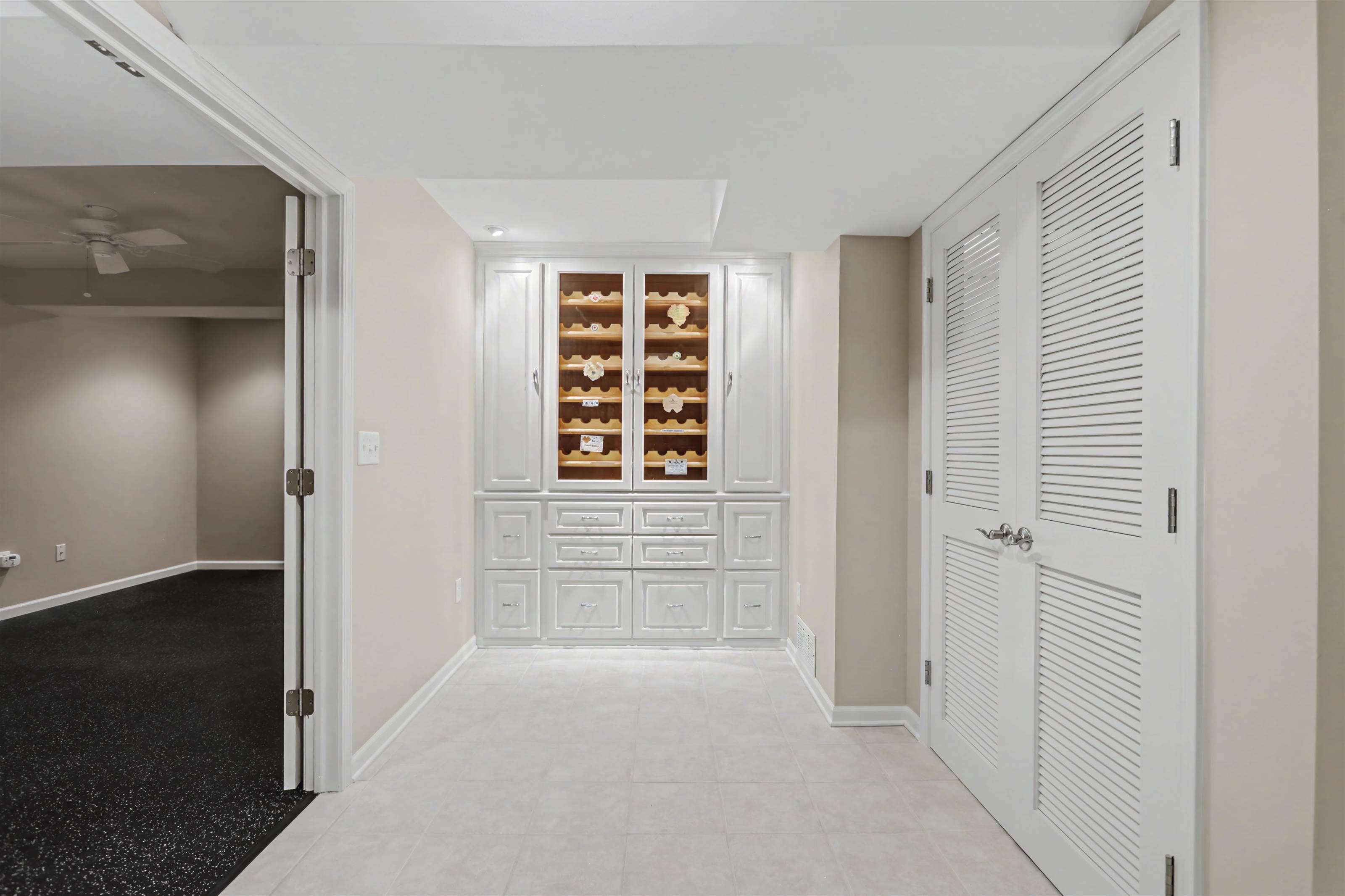 13821 Long Street, Overland Park, KS 66221