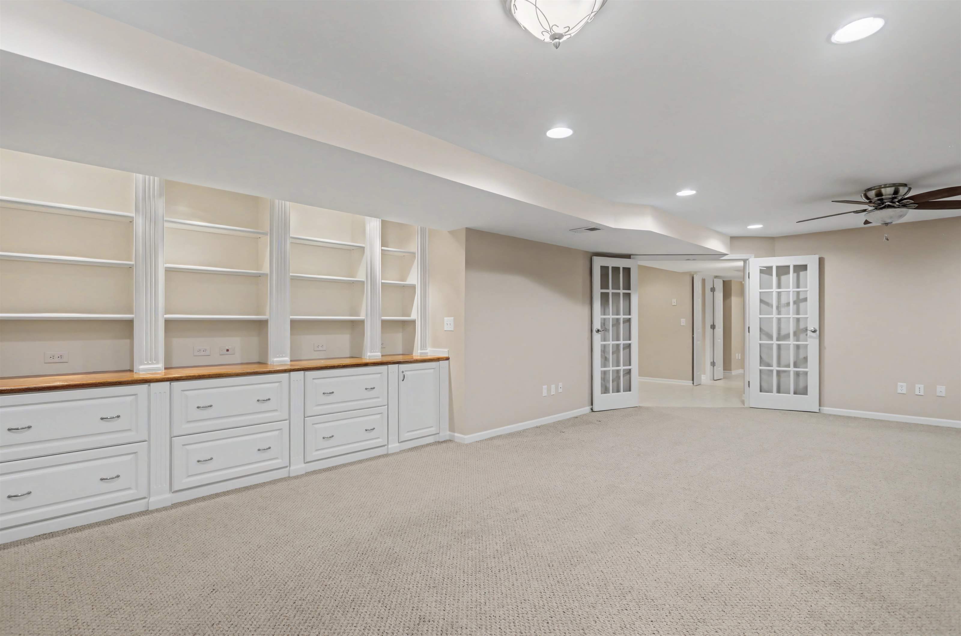 13821 Long Street, Overland Park, KS 66221