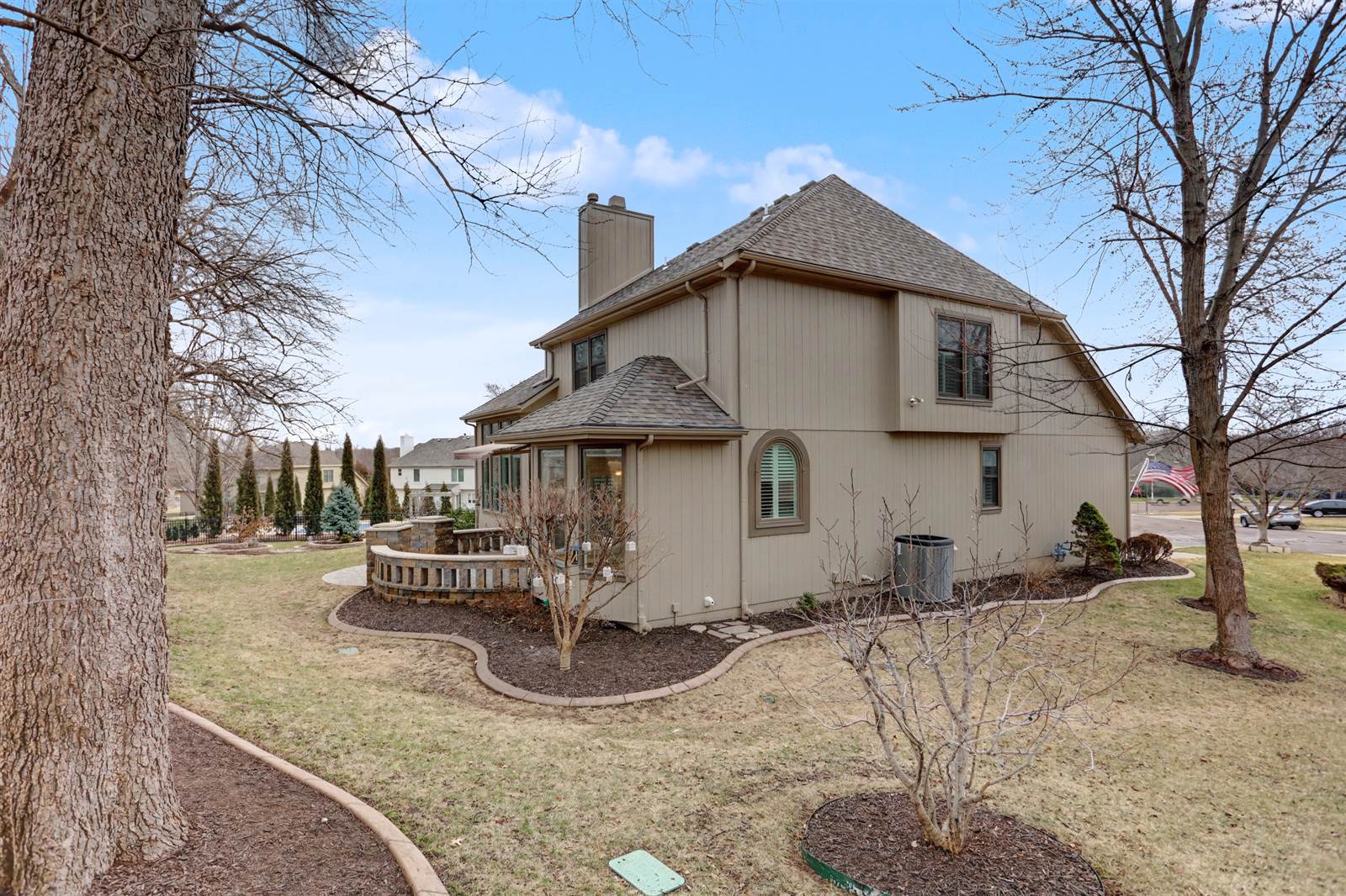 13821 Long Street, Overland Park, KS 66221