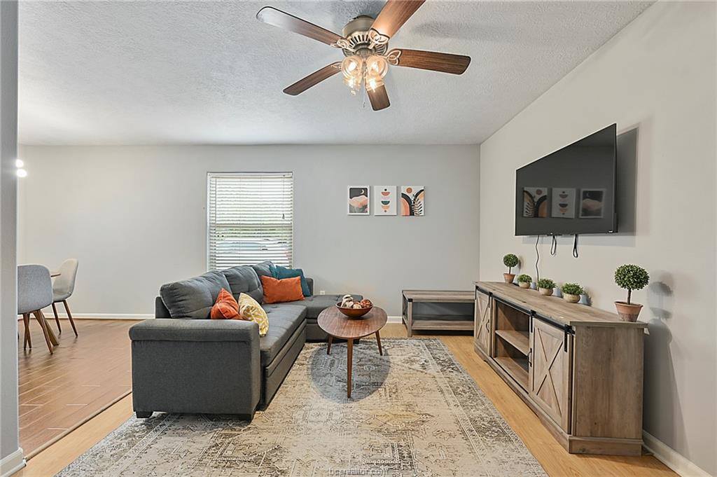 1537 Pine Ridge Drive, College Station, TX 77840