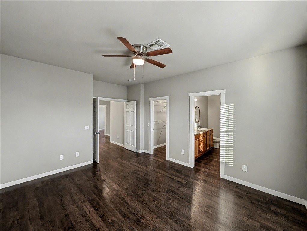 860 & 862 Oakwood Court, Centerton, AR 72719