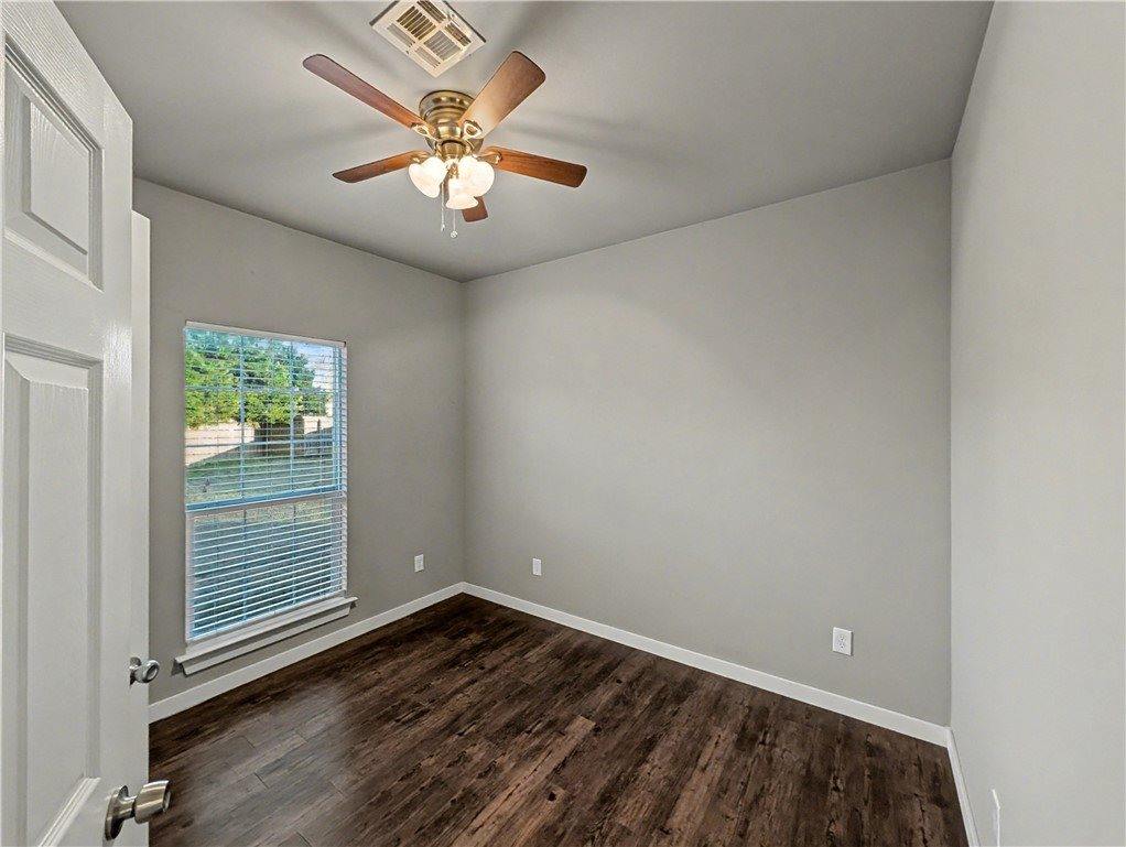 860 & 862 Oakwood Court, Centerton, AR 72719