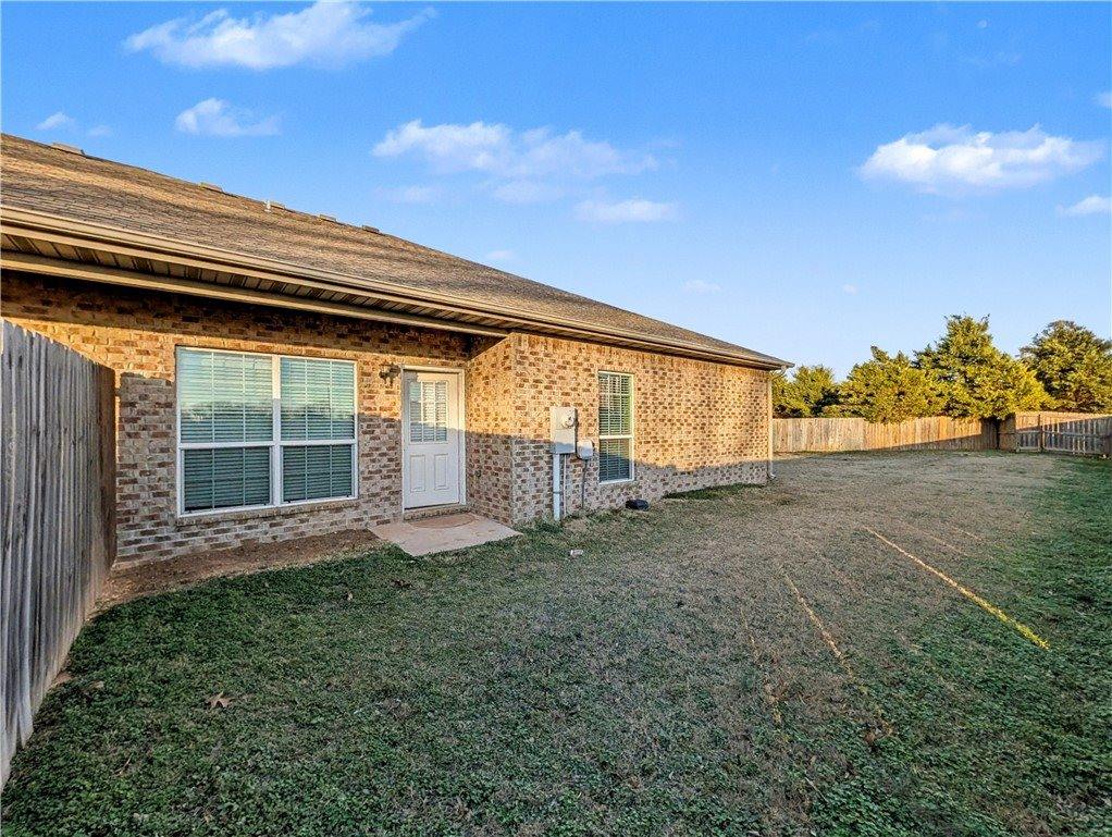 860 & 862 Oakwood Court, Centerton, AR 72719