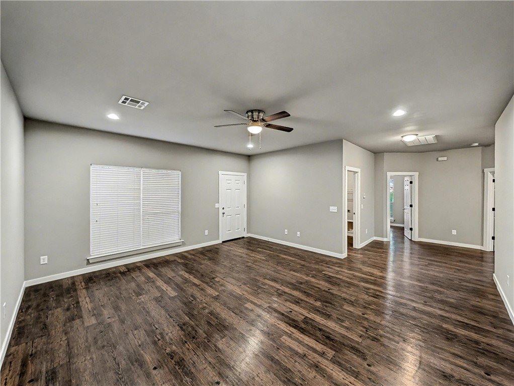 860 & 862 Oakwood Court, Centerton, AR 72719