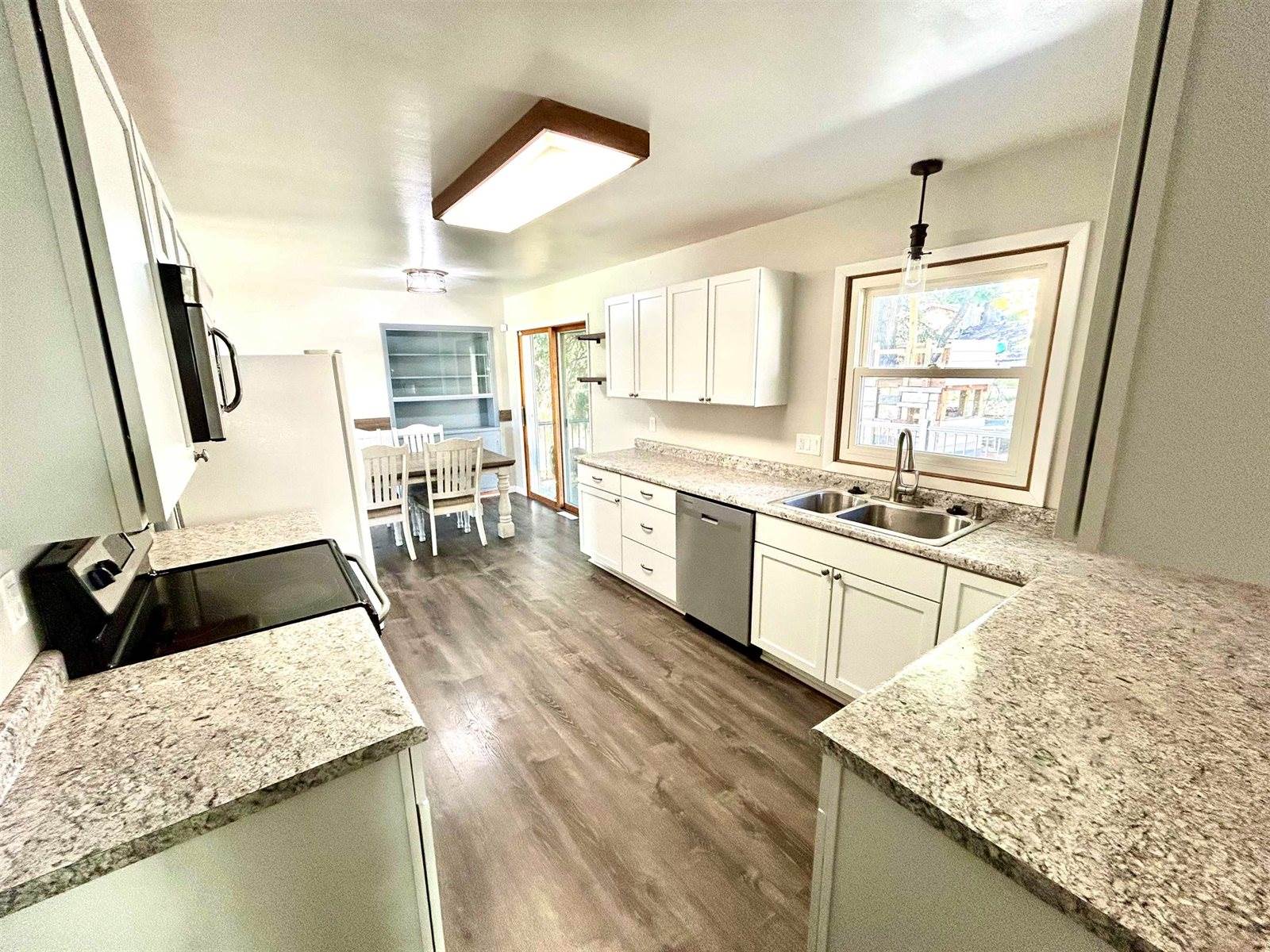 913 20th St. NW, Minot, ND 58703