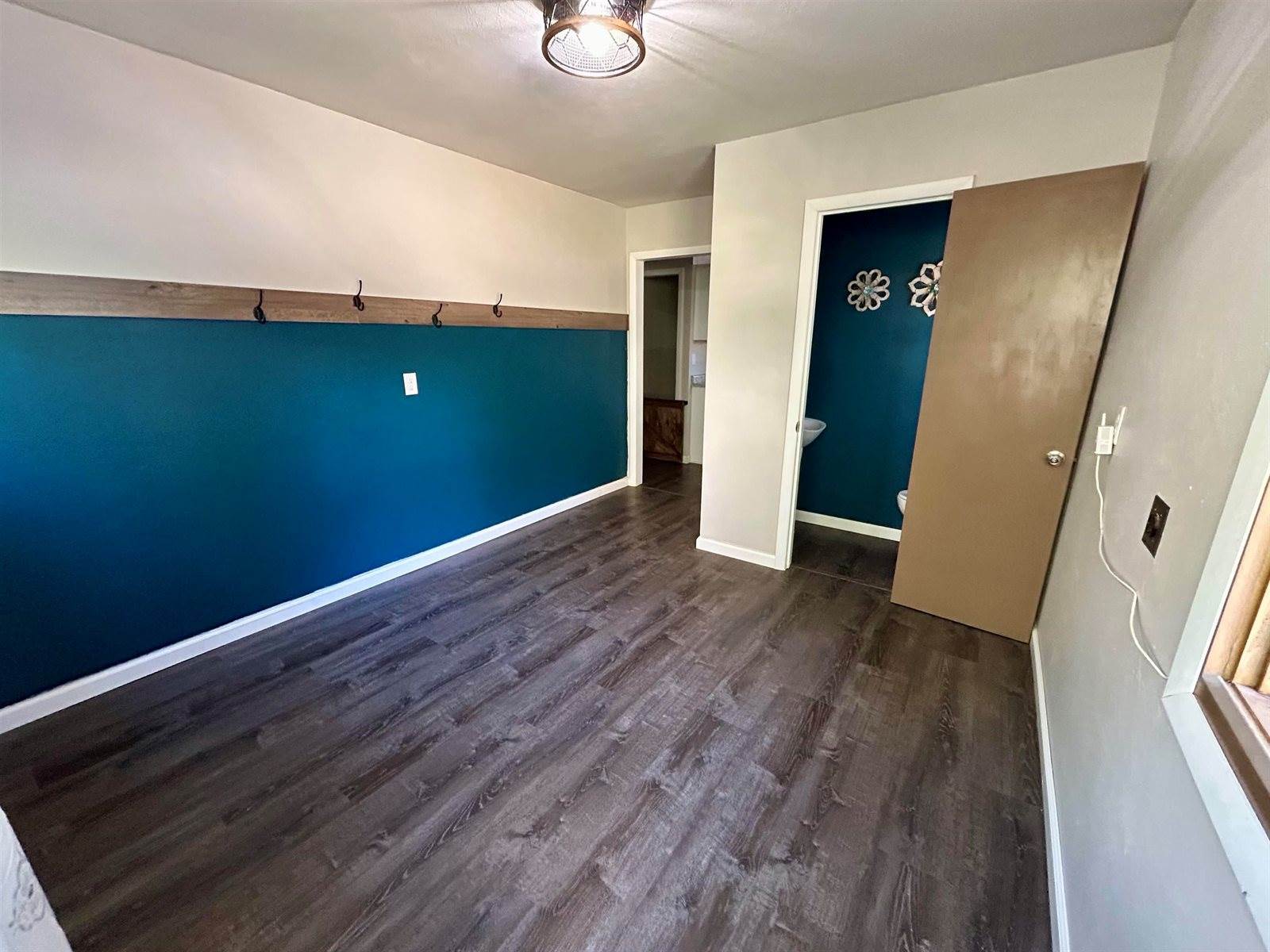 913 20th St. NW, Minot, ND 58703