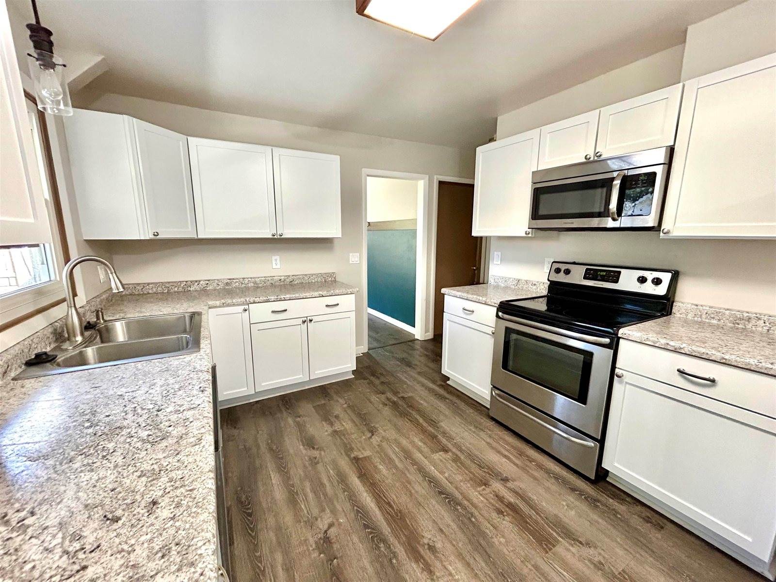 913 20th St. NW, Minot, ND 58703