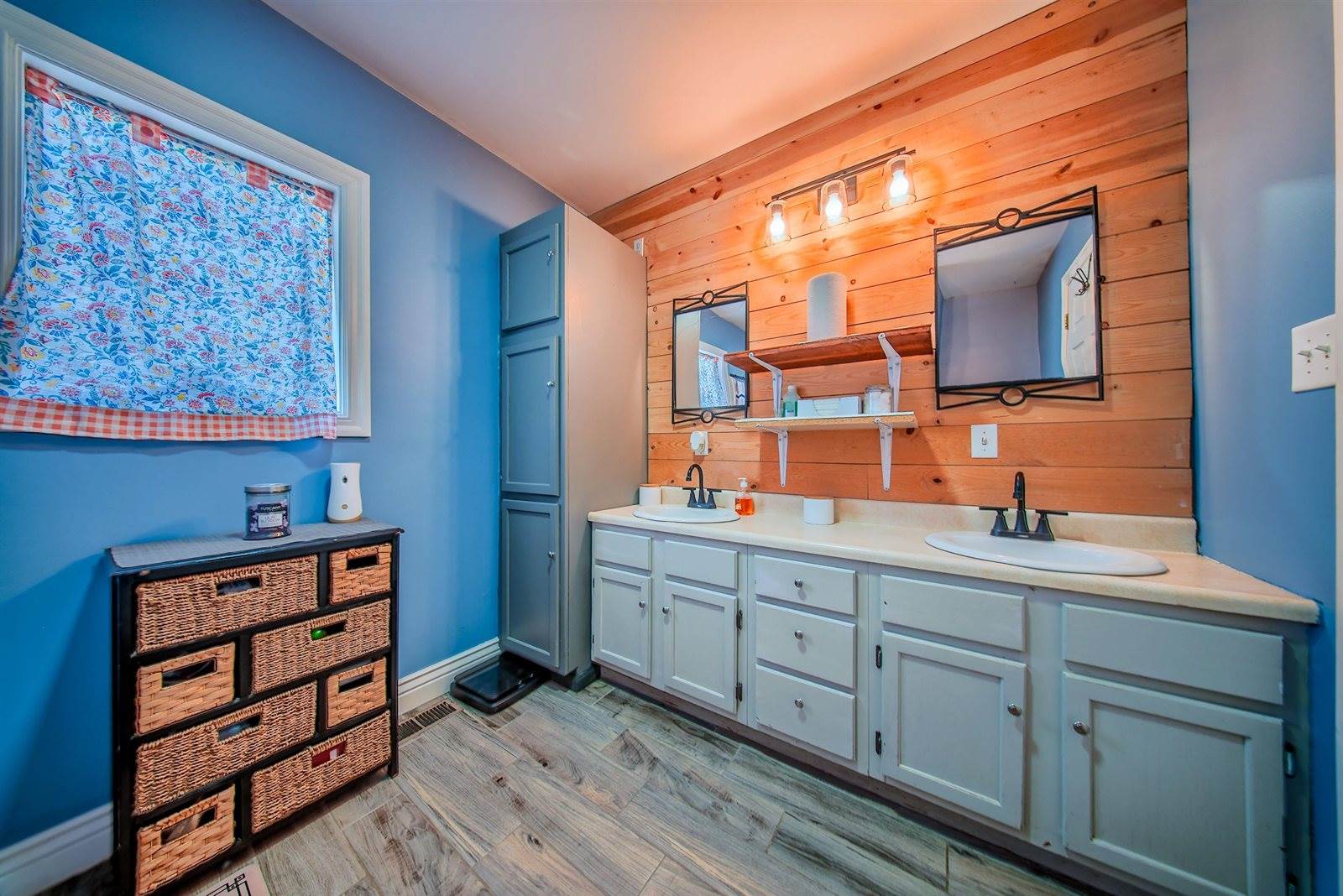 505 West Maple St, Oxford, KS 67119