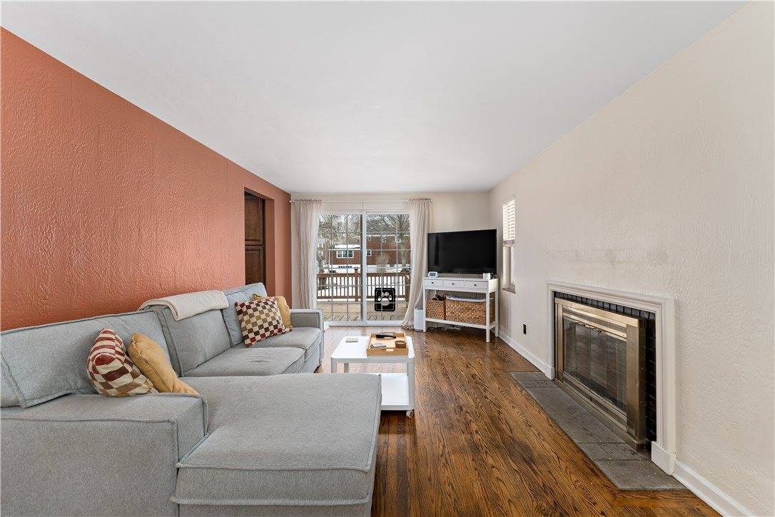 133 Cambridge Rd, Bethel Park, PA 15102