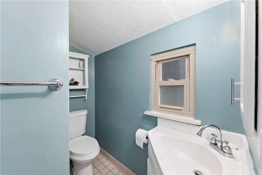 133 Cambridge Rd, Bethel Park, PA 15102