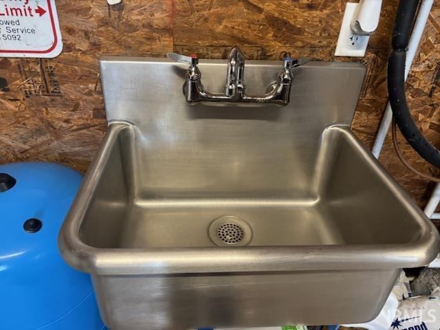 5801 W Jackson Street, Muncie, IN 47304