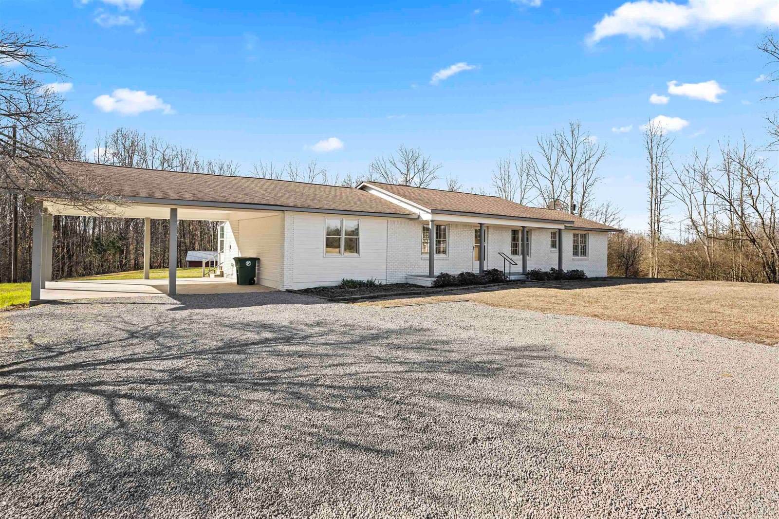 2329 Co Rd 1428, Vinemont, AL 35179