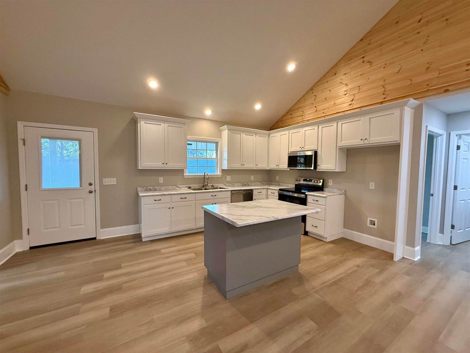 720 Co Rd 1447, Vinemont, AL 35179