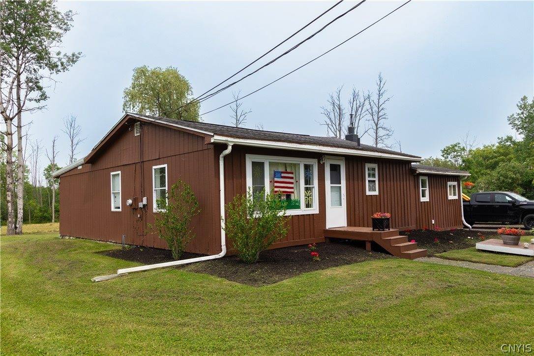 9576 Black Creek Road, Clay, NY 13029