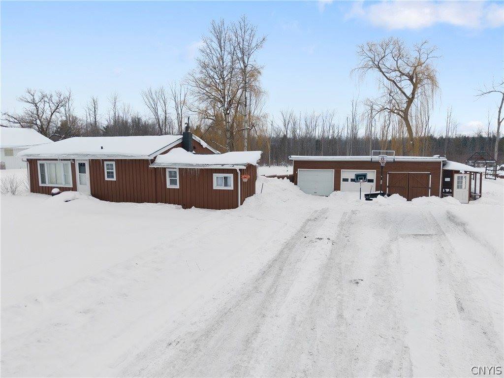 9576 Black Creek Road, Clay, NY 13029