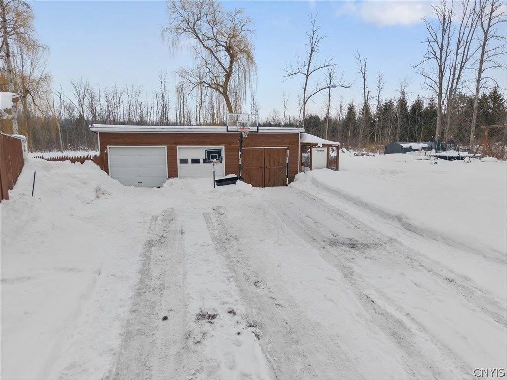 9576 Black Creek Road, Clay, NY 13029