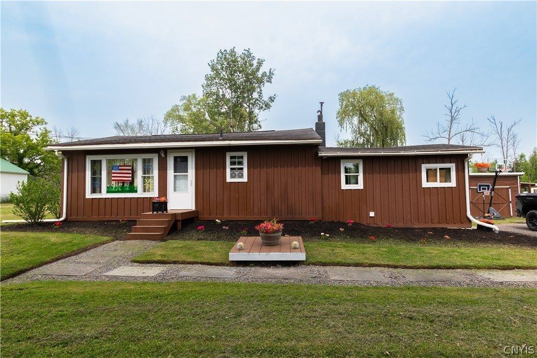 9576 Black Creek Road, Clay, NY 13029