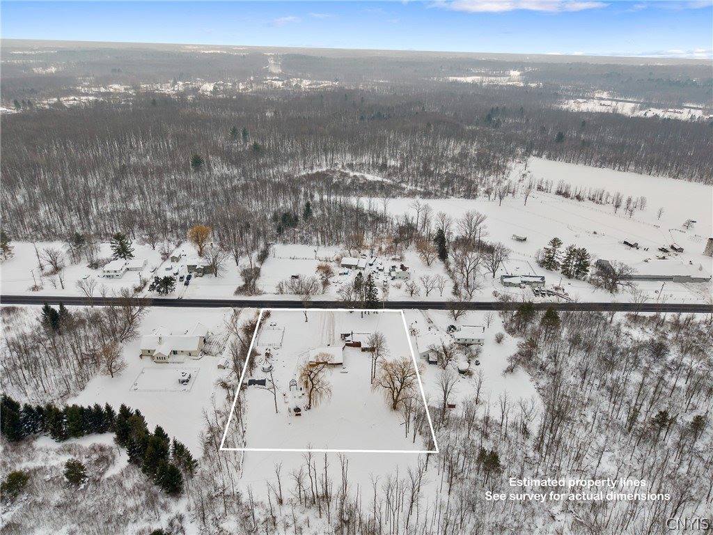 9576 Black Creek Road, Clay, NY 13029