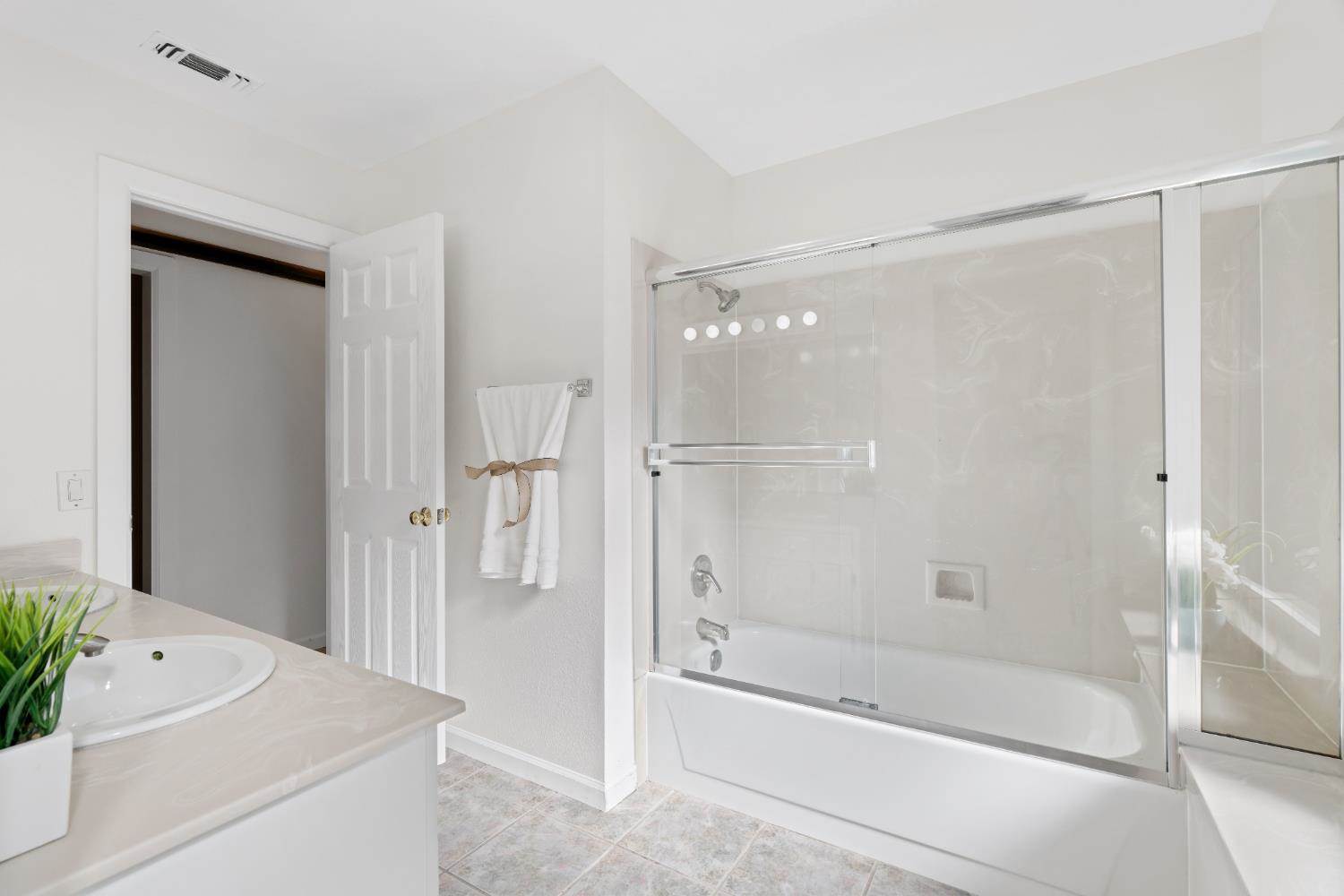 1333 Stonebridge Way, Roseville, CA 95661