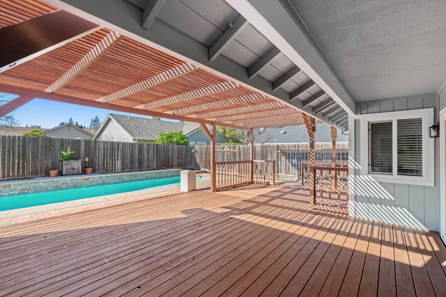 1333 Stonebridge Way, Roseville, CA 95661