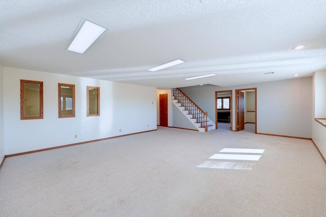 10 Leed Rd, Winfield, KS 67156