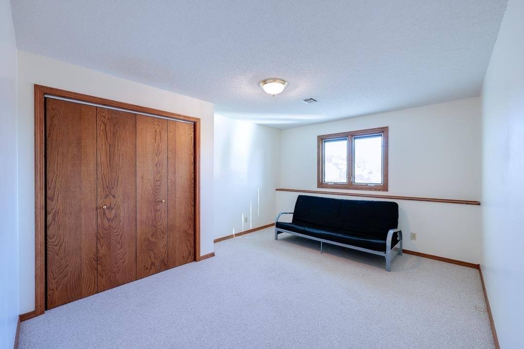 10 Leed Rd, Winfield, KS 67156