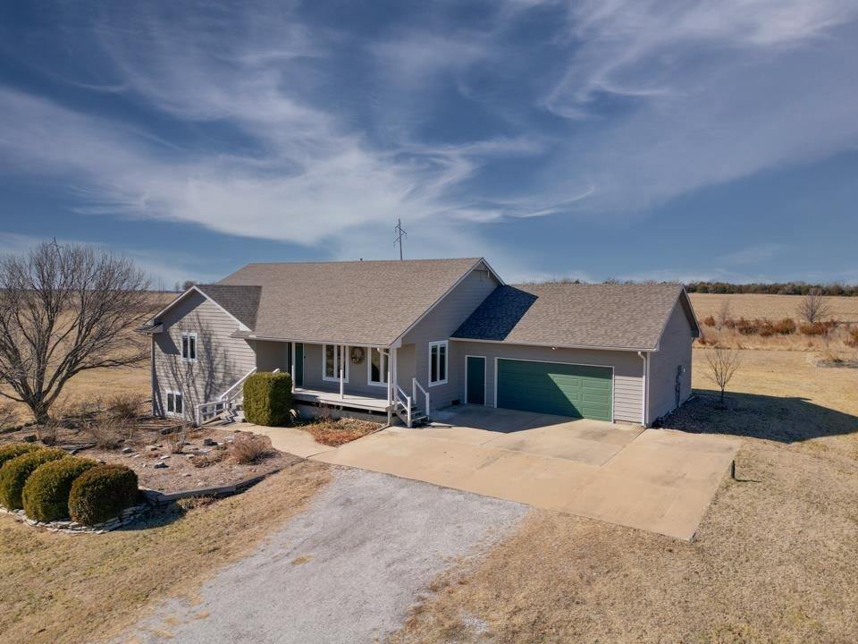 10 Leed Rd, Winfield, KS 67156