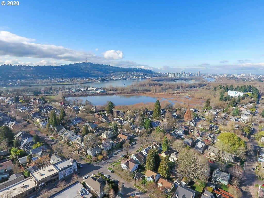 1414 SE Lambert, Portland, OR 97202