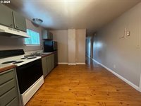 1414 SE Lambert, Portland, OR 97202