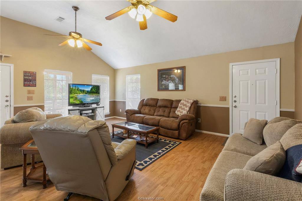 701 Birch Forest, Somerville, TX 77879