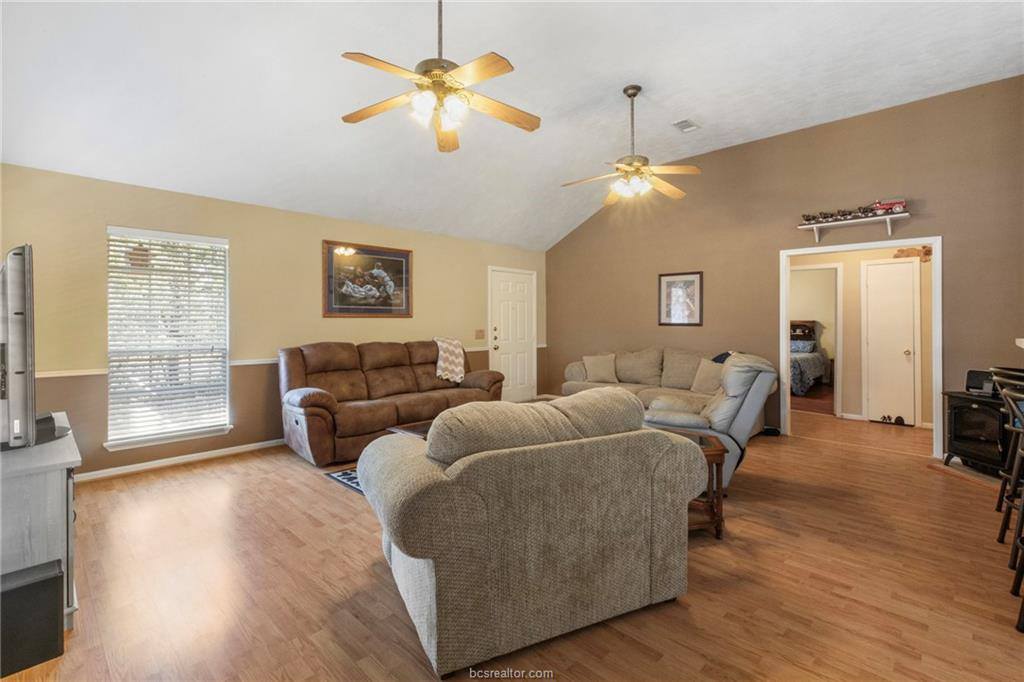 701 Birch Forest, Somerville, TX 77879