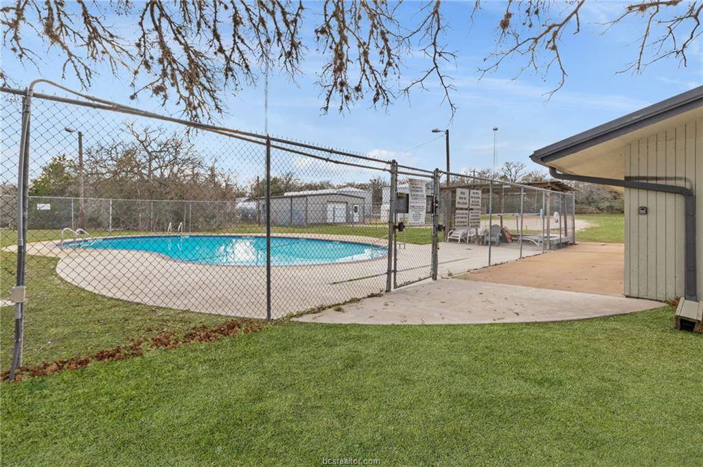 701 Birch Forest, Somerville, TX 77879