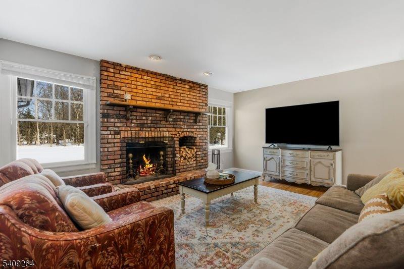 305 Raymond Ct, Bridgewater Township, NJ 08807