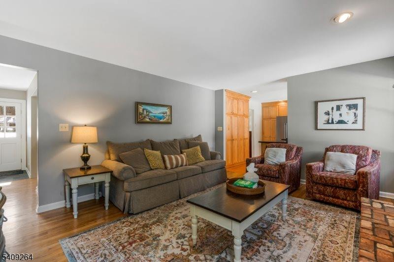 305 Raymond Ct, Bridgewater Township, NJ 08807