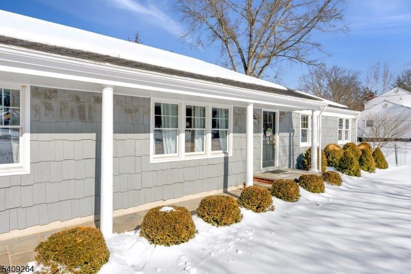 305 Raymond Ct, Bridgewater Township, NJ 08807