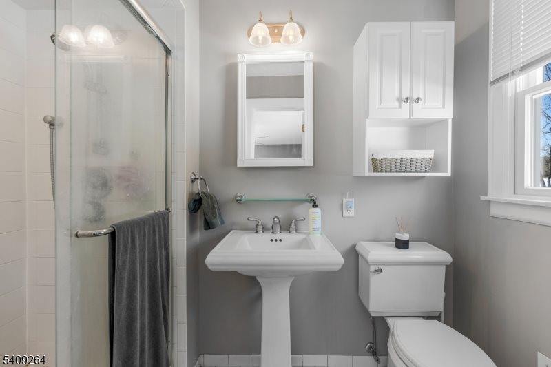 305 Raymond Ct, Bridgewater Township, NJ 08807