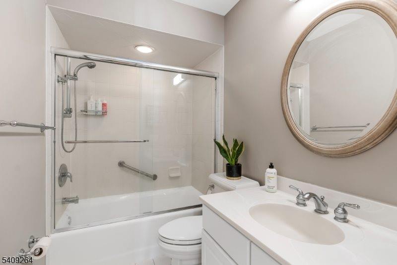 305 Raymond Ct, Bridgewater Township, NJ 08807