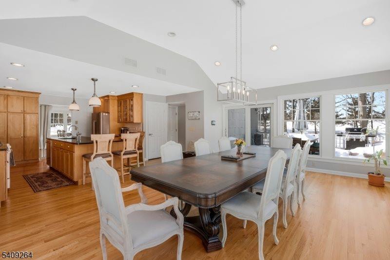 305 Raymond Ct, Bridgewater Township, NJ 08807