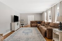 305 Raymond Ct, Bridgewater Township, NJ 08807