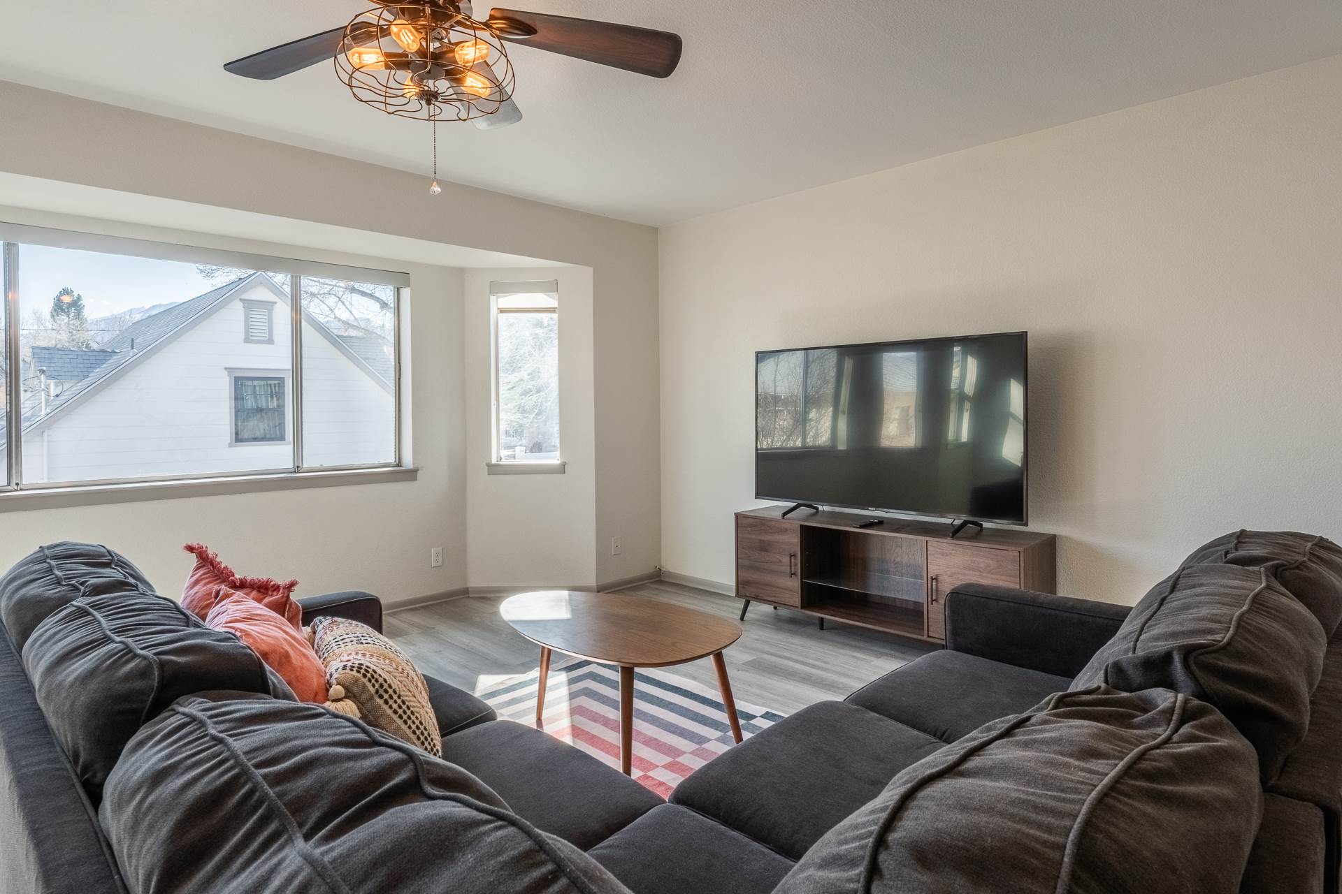 852 Crosby #B, Bishop, CA 93514