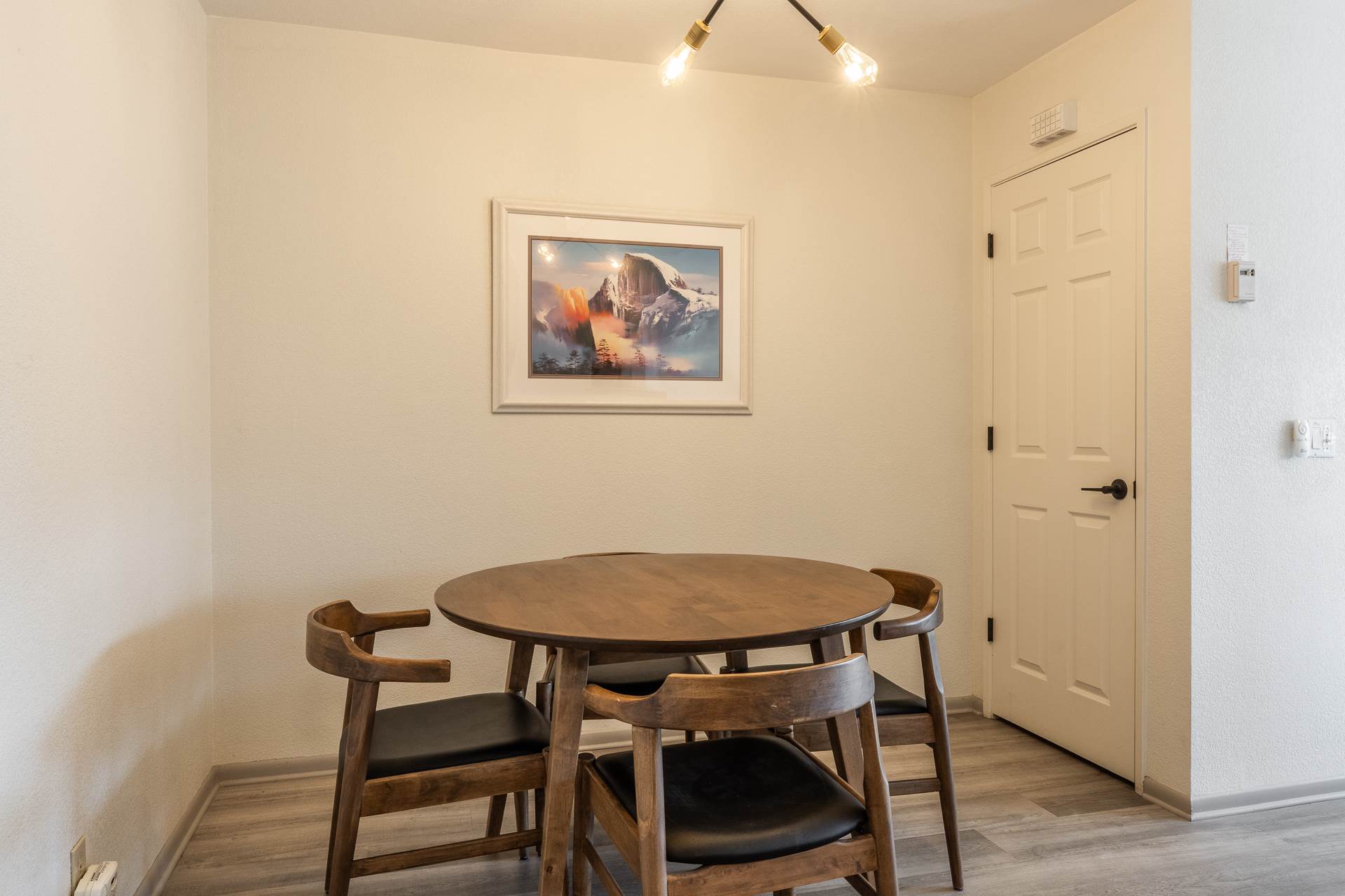 852 Crosby #B, Bishop, CA 93514