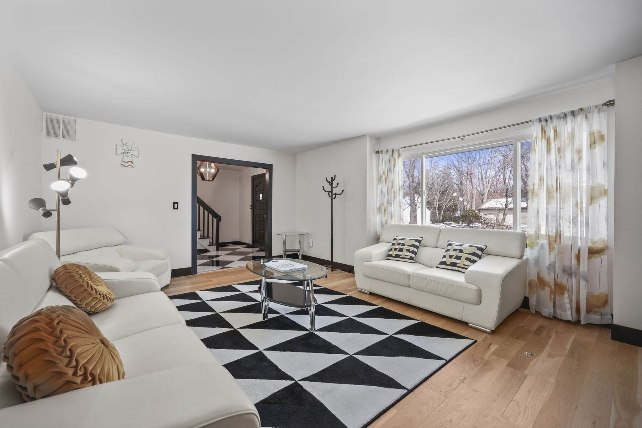 34 Sandalwood, East Brunswick, NJ 08816