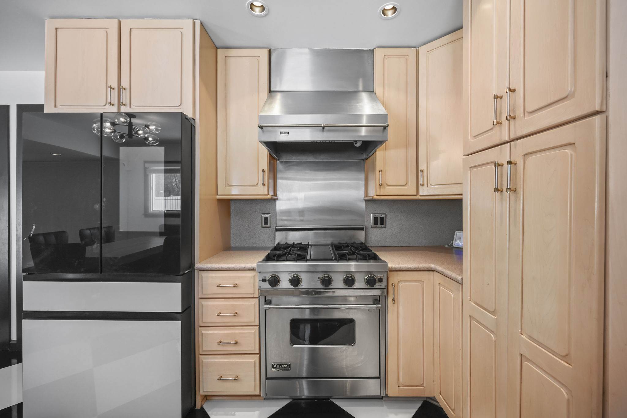 34 Sandalwood, East Brunswick, NJ 08816